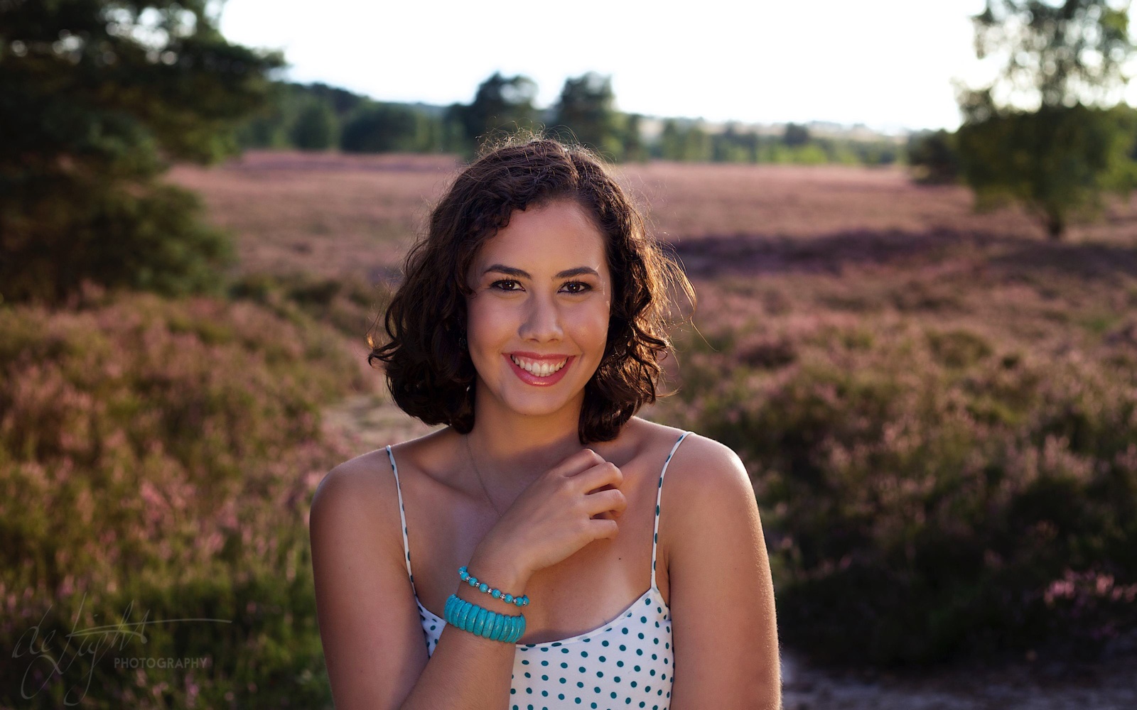 Julia 2,xlarge.2x.1526236475